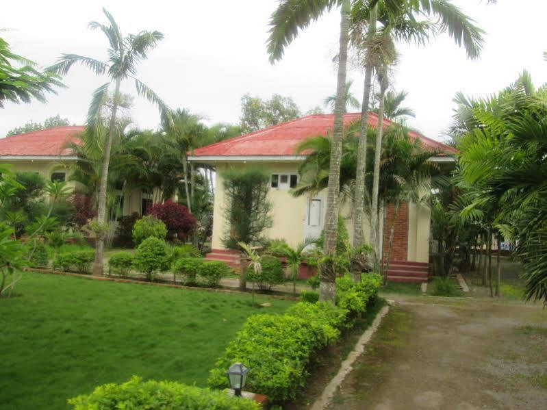 Aung Mingalar Hotel, *