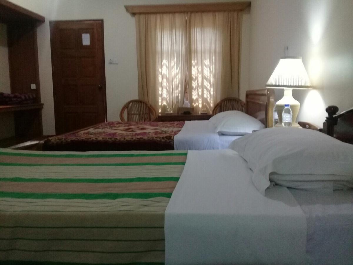 Aung Mingalar Hotel, *