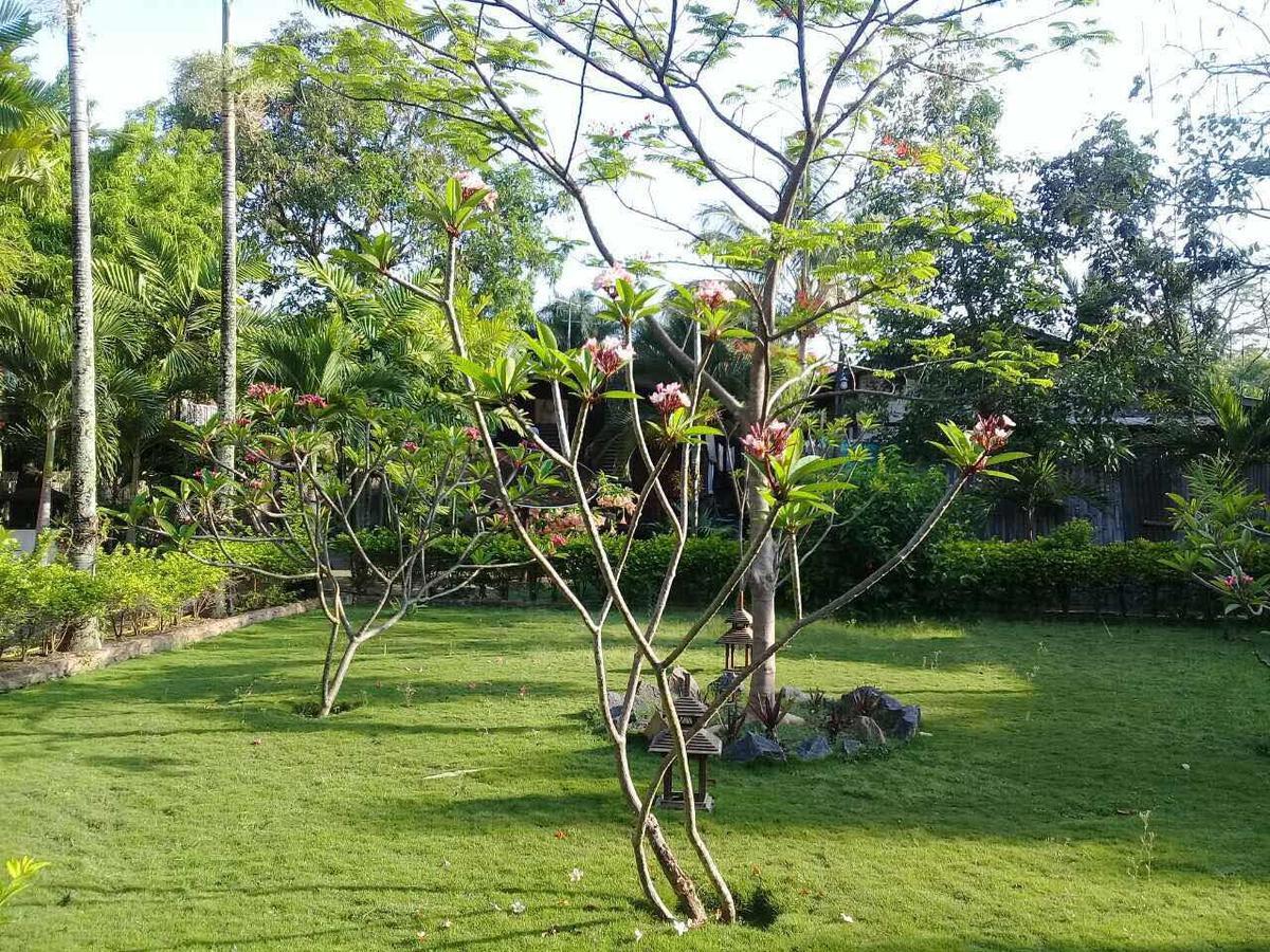 Aung Mingalar Hotel, *